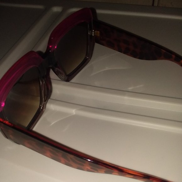 Oversized Leopard Print Sunglasses - Picture 6 of 7